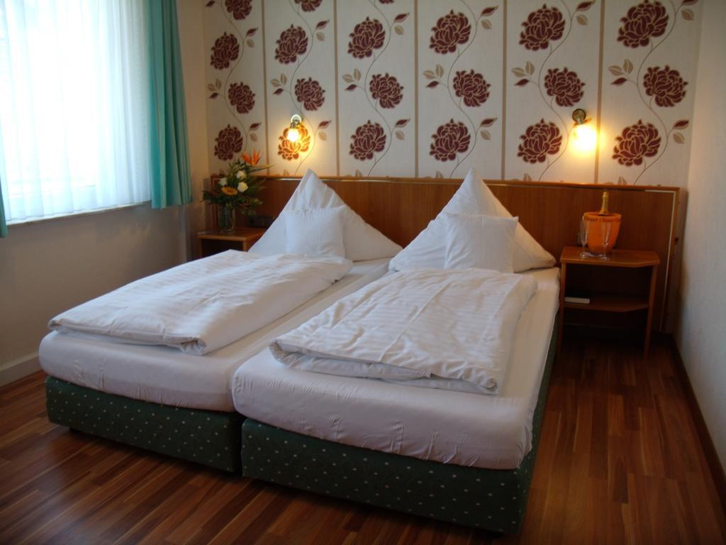 Landhotel Zum Niestetal Phòng bức ảnh